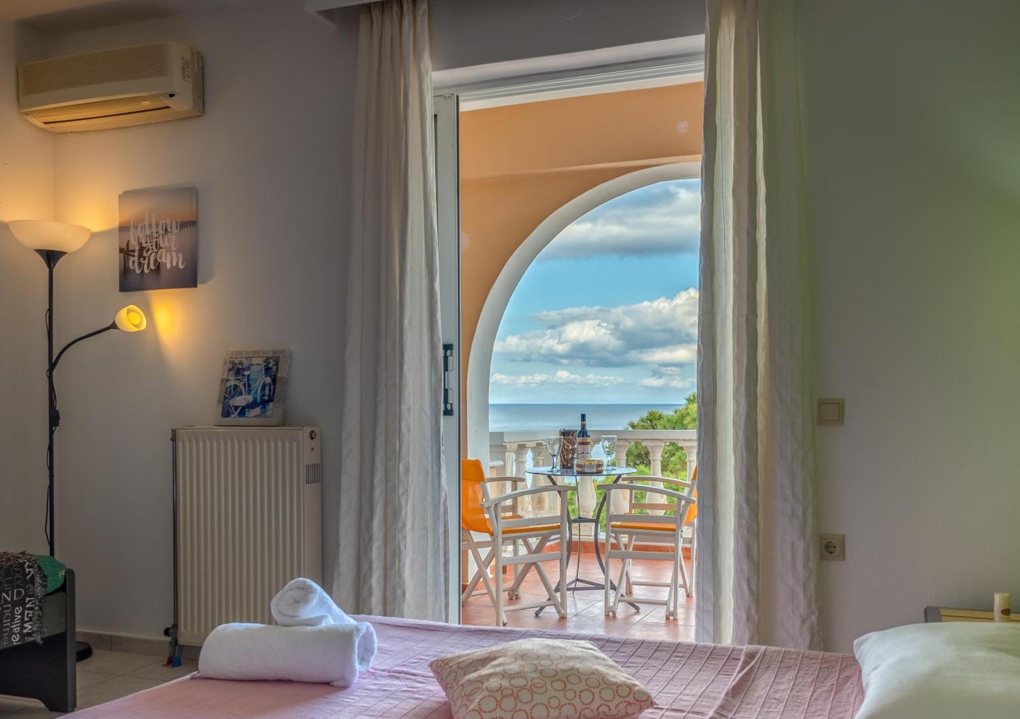 Seafront Spirit Apartments Zakynthos Town Room photo